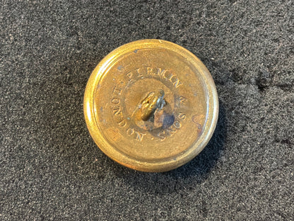 QVC The 77th (East Middlesex) Regiment of Foot officers gilt button.