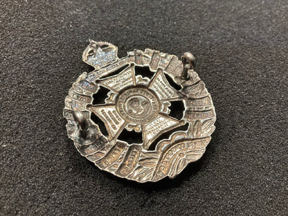 WW2 Tower Hamlets Rifles Officers/NCOs silver plated cap badge.