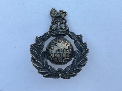 WW2 Royal Marines theatre made beret / cap badge.