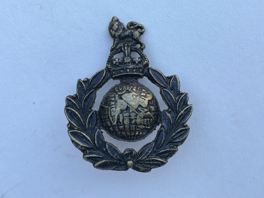 WW2 Royal Marines theatre made beret / cap badge.