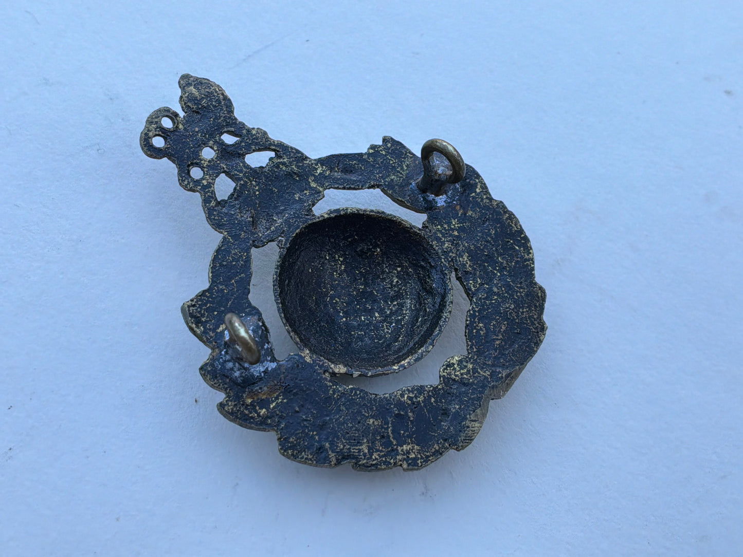 WW2 Royal Marines theatre made beret / cap badge.