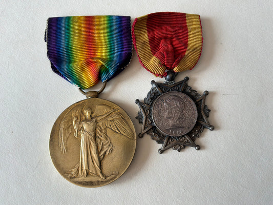 Victory & Unknown medal, B.Z 169 A.A.MORRIS L.S RNVR