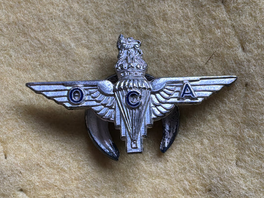 Original WW2-era Parachute Regiment Old Comrades Association (OCA) lapel badge.