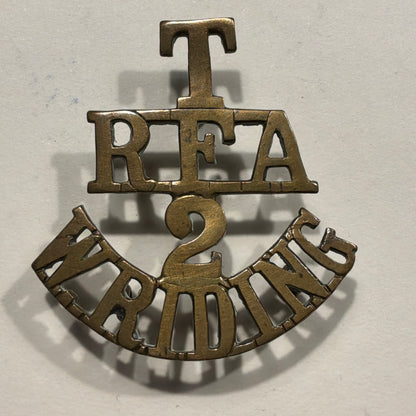 WW1 T/RFA/2/WEST RIDING brass shoulder title.