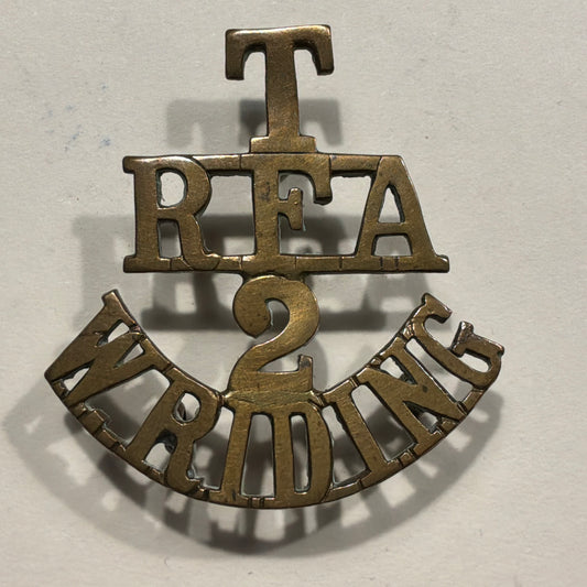 WW1 T/RFA/2/WEST RIDING brass shoulder title.