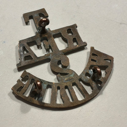 WW1 T/RFA/2/WEST RIDING brass shoulder title.