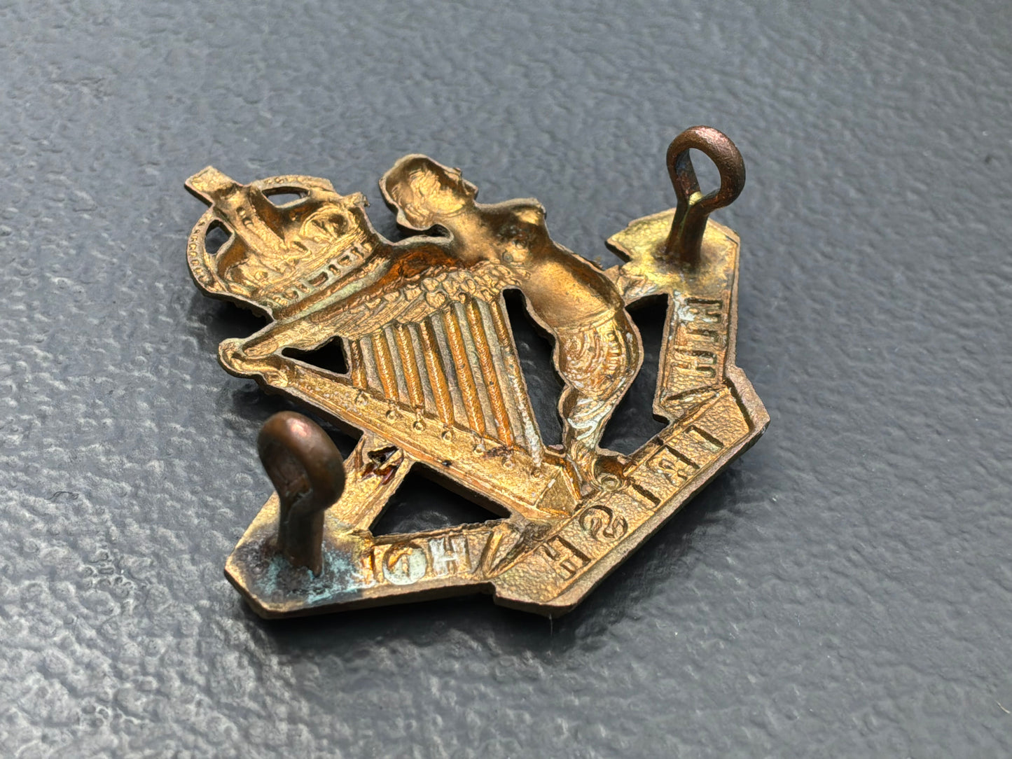 North Irish Horse (Yeomanry) WW1 OR's cap badge