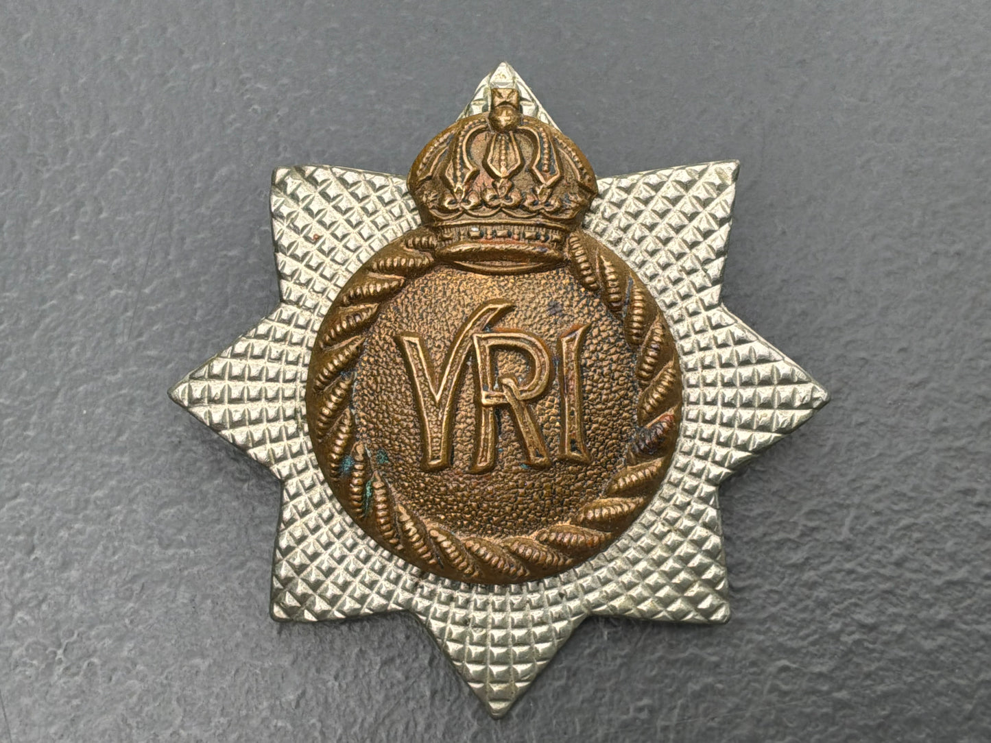 WW1 Royal Canadian Regiment Cap badge (1918 Pattern) by TIPTAFT BIRMINGHAM.