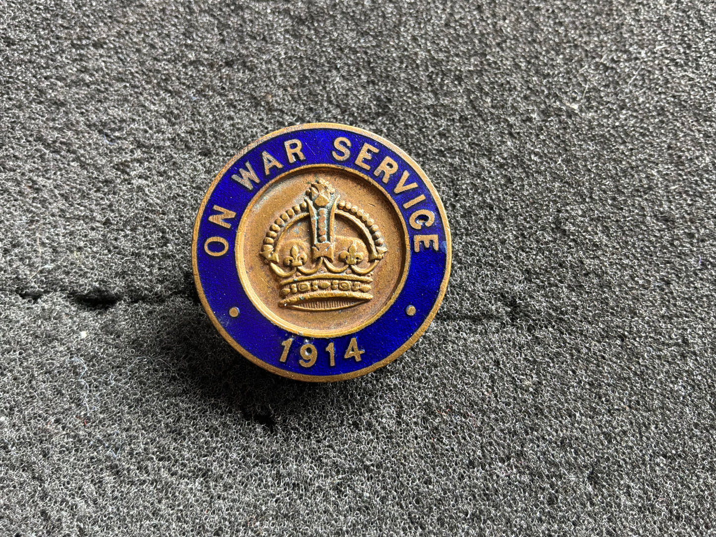 WWI “On War Service 1914” Lapel Badge – by rare maker H.B. Sale Ltd, Birmingham