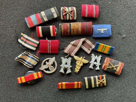 WW1/2 German medal bars, ribbon & shoulder letters.