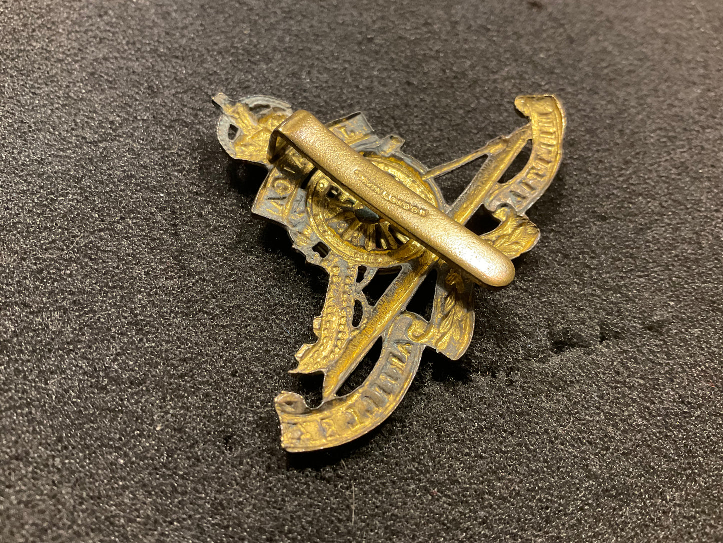 K/C Jamaica Militia Artillery cap badge by Firmin