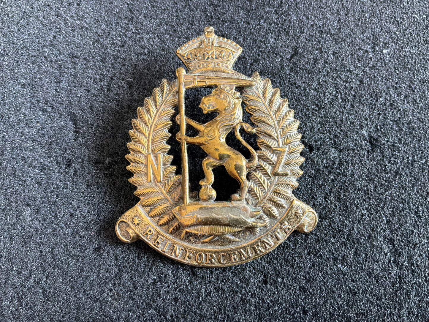 WW1 New Zealand Rifle Brigade Reinforcements cap badge.