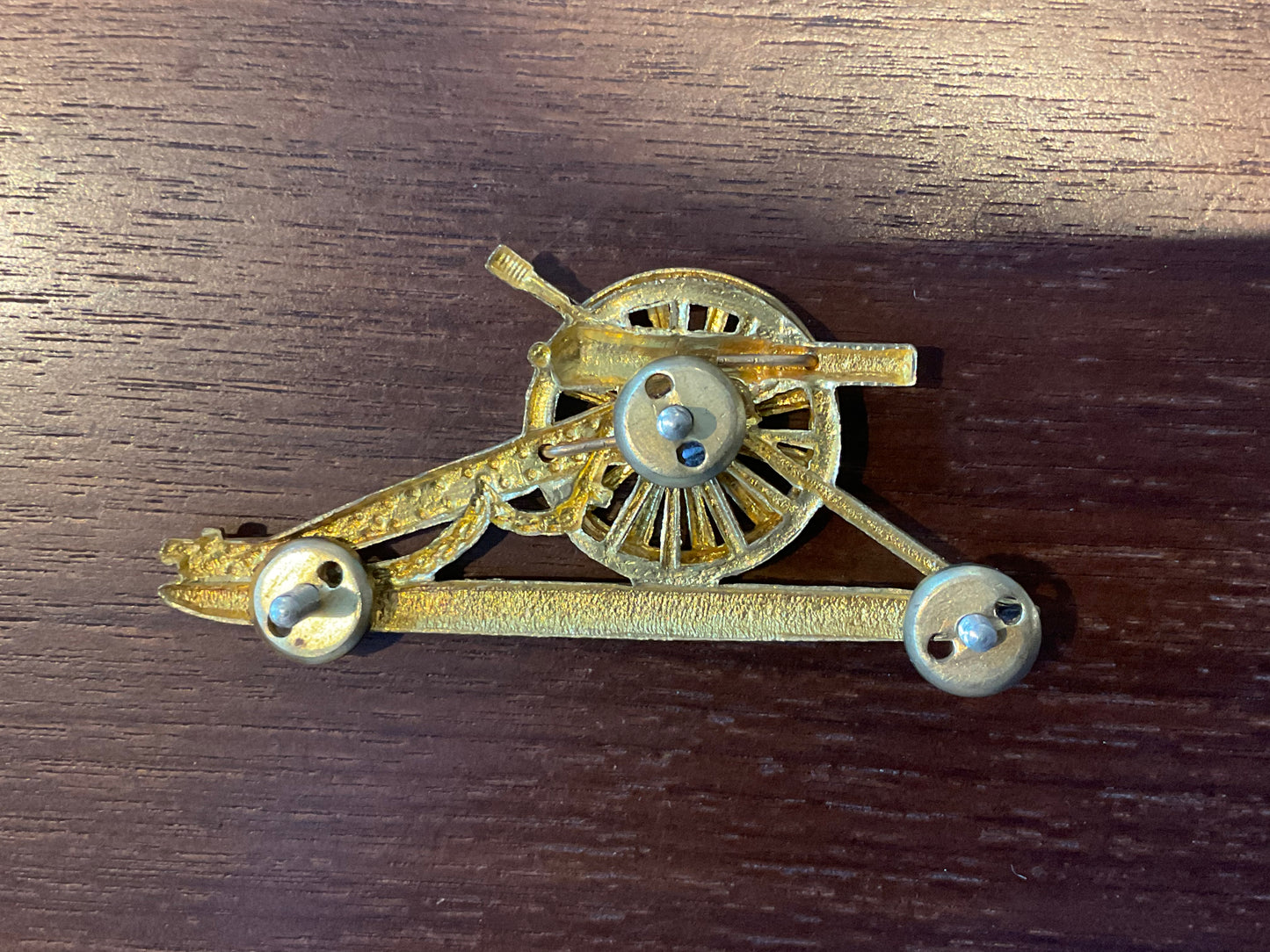 Victorian Royal Artillery gilded brass pouch badge.