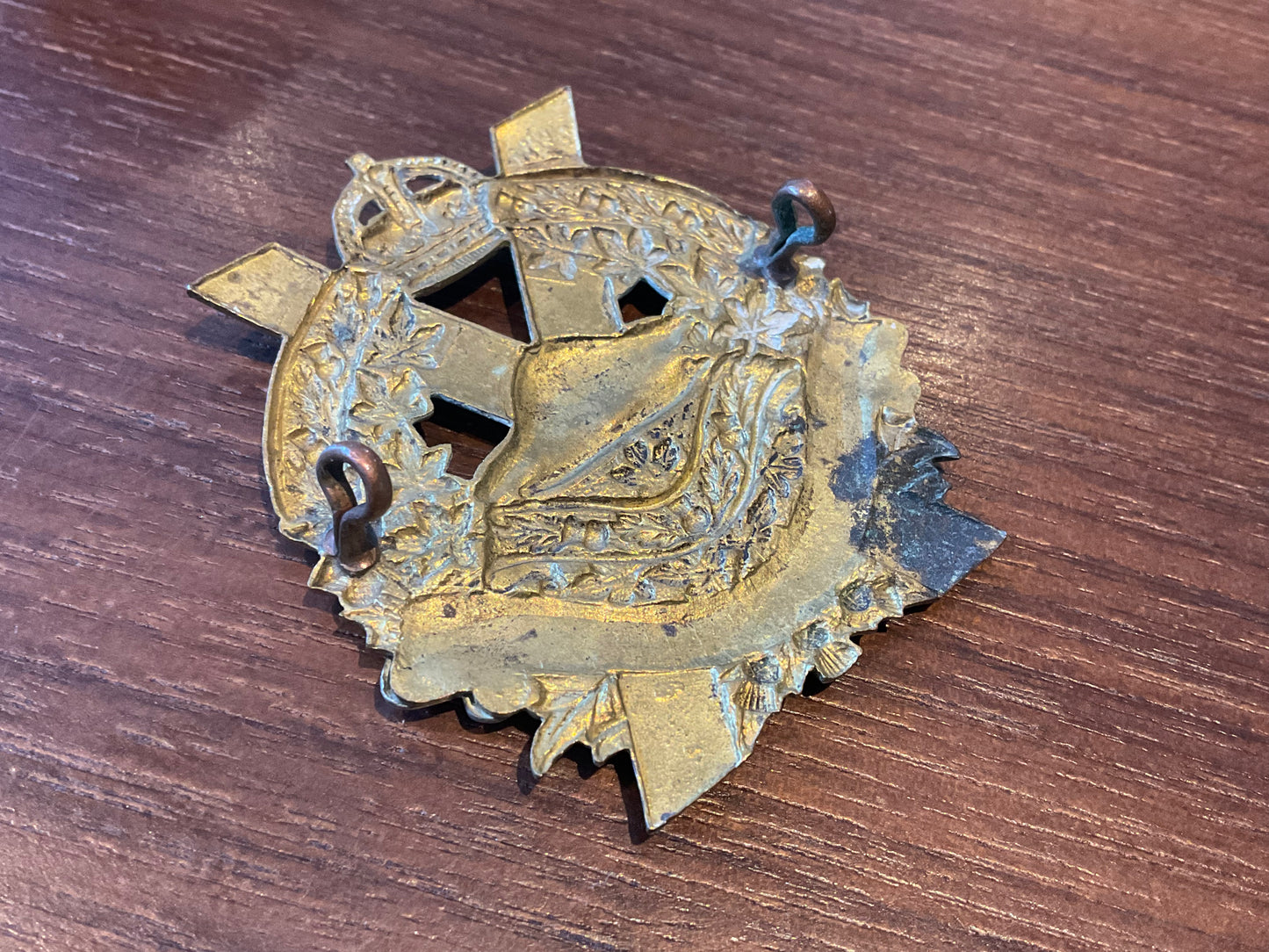 WW2 Canadian Calgary Highlanders glengarry badge.
