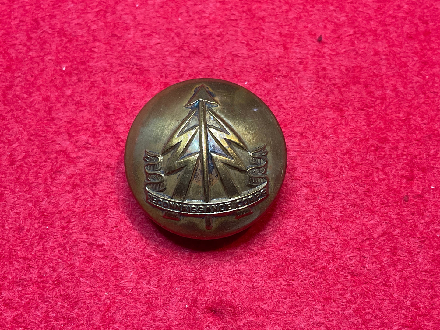 WW2 Reconnaissance Corps large 25mm button by Gaunt.