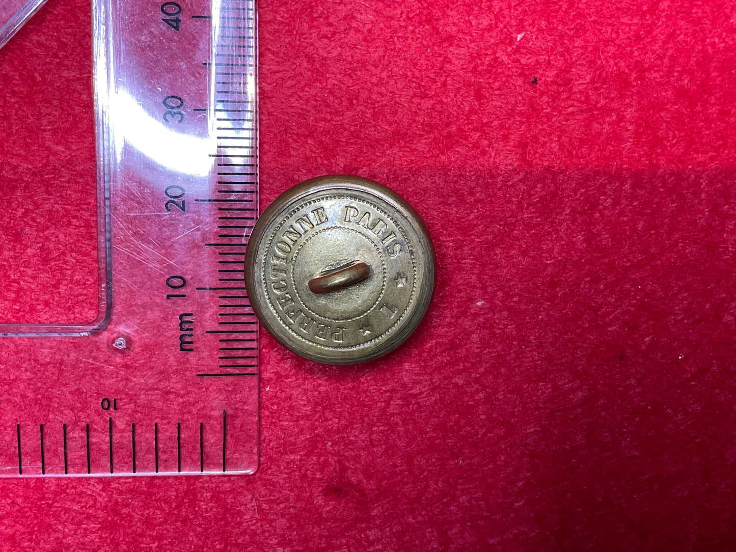 Second Mexican Empire Imperial Household Gilt Button – French Made, c.1864–1867.