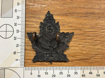 WW1 CEF 4th Canadian Field Ambulance collar badge.