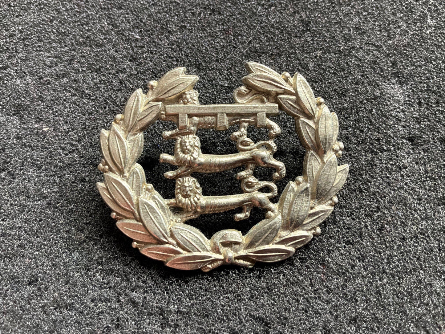 1st VB Leicestershire Regt other ranks collar Badge.