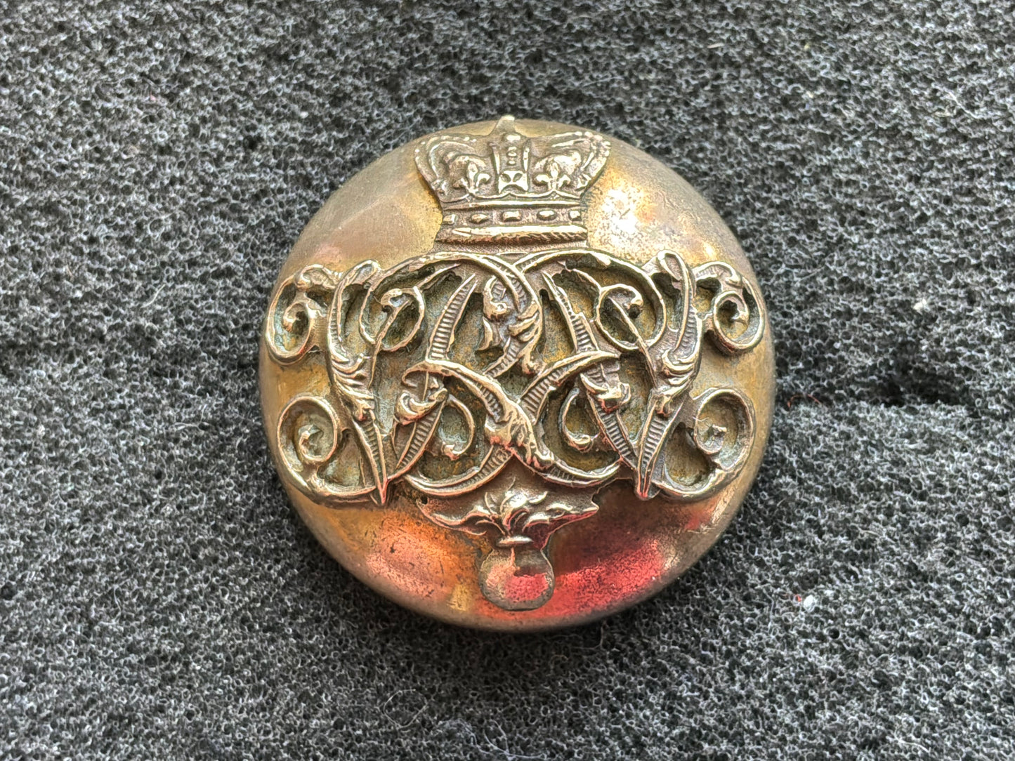 QVC Grenadier Guards officer’s gilded brass 25mm button