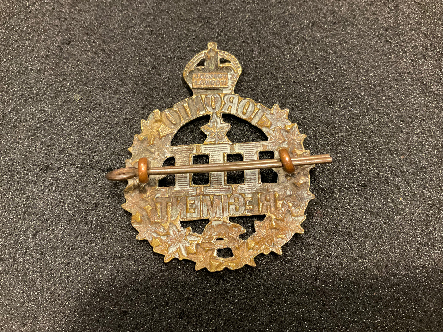 WW1 C.E.F 3rd Battalion (Toronto) cap badge made by Gaunt London.