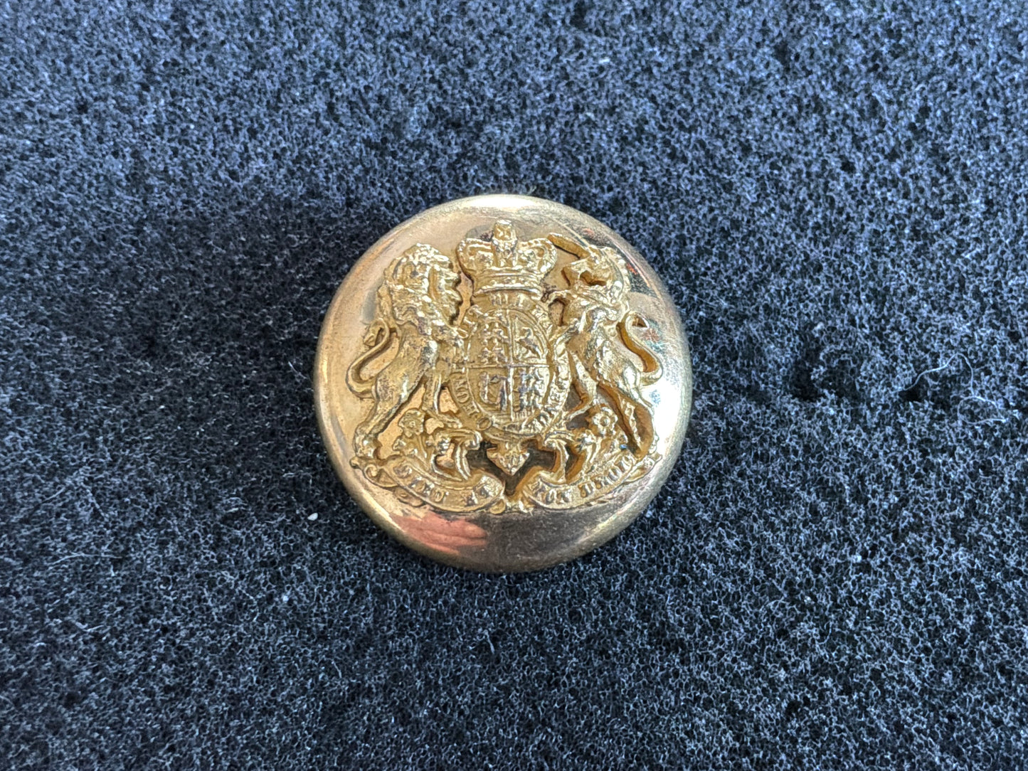 QVC British & Commonwealth senior officers G.S button.