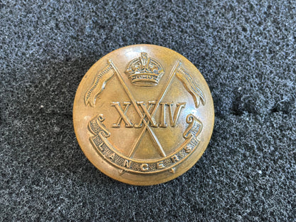 WW2 24th Lancers brass 25mm button by Pitt.