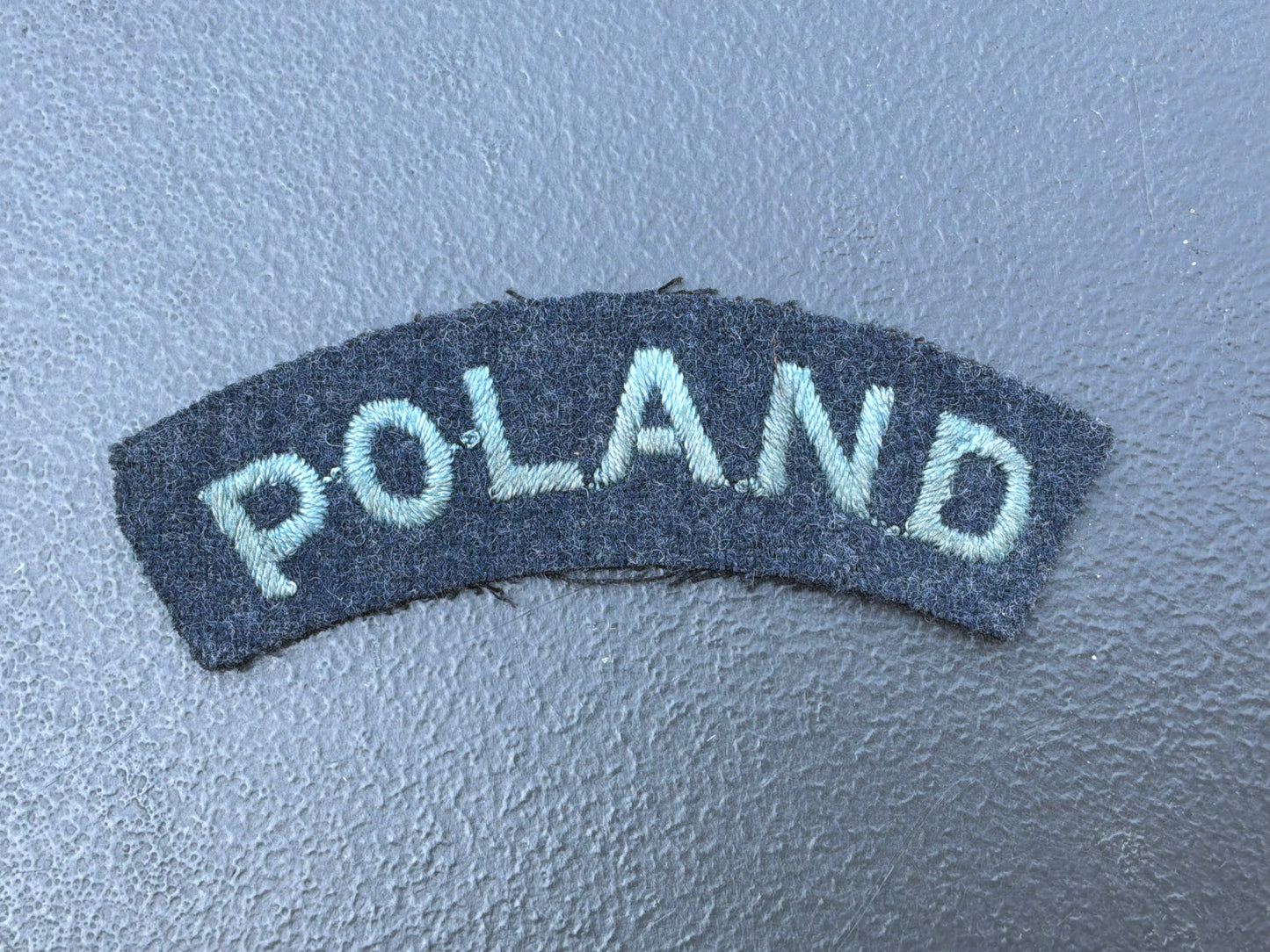 POLAND WW2 RAF Polish nationality shoulder title.