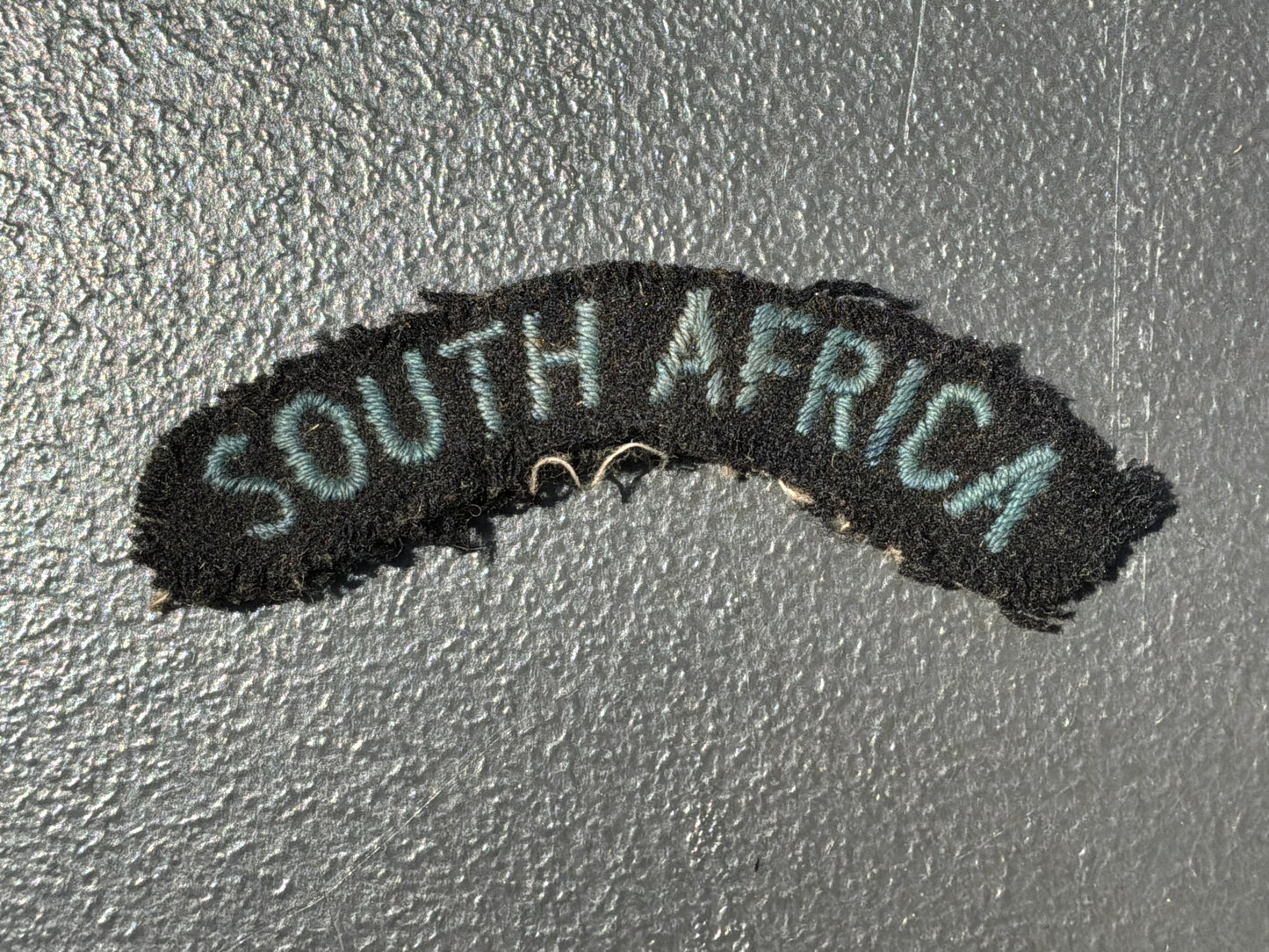 WW2 ‘SOUTH AFRICA’ Airforce cloth shoulder title.