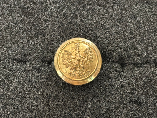 WW2 Free Polish senior officers gilt 15mm hat button by Gaunt London.