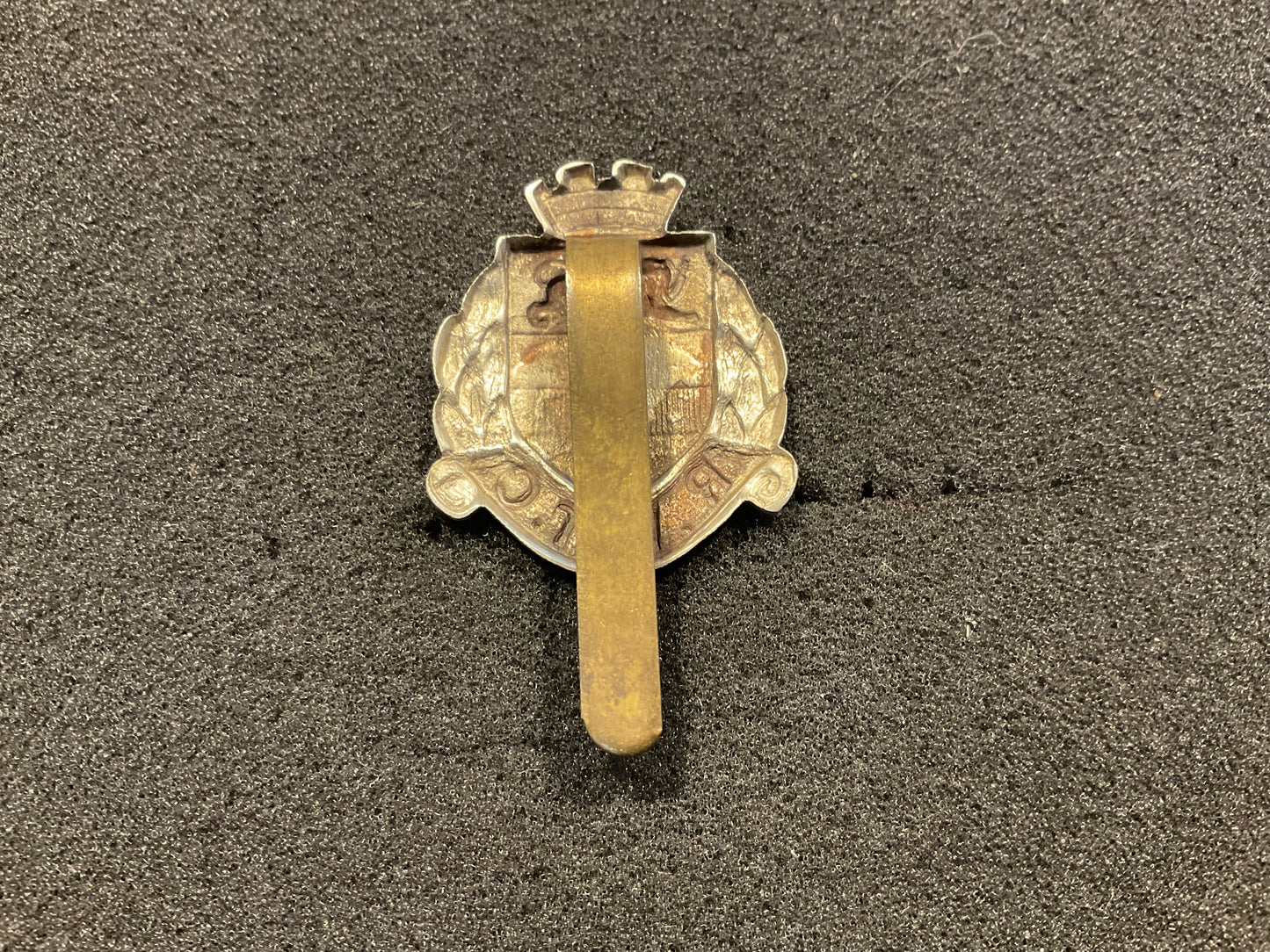 R.V.C.T Rochester Volunteer Training Corps cap badge