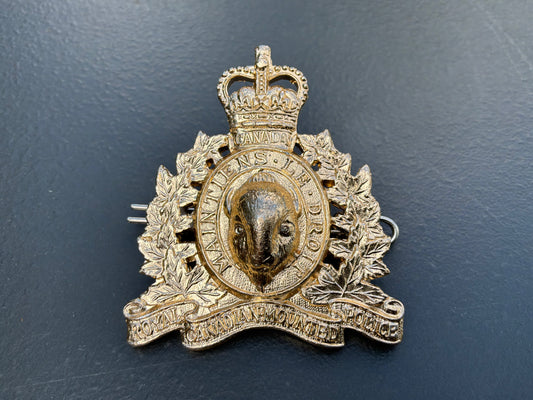 RCMP; POST 1953 ROYAL CANADIAN MOUNTED POLICE ANODISED CAP BADGE BY W. SCULLY
