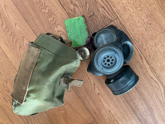 1943 dated Light Weight respirator issued to R.N Submariner John GOSCOMBE.
