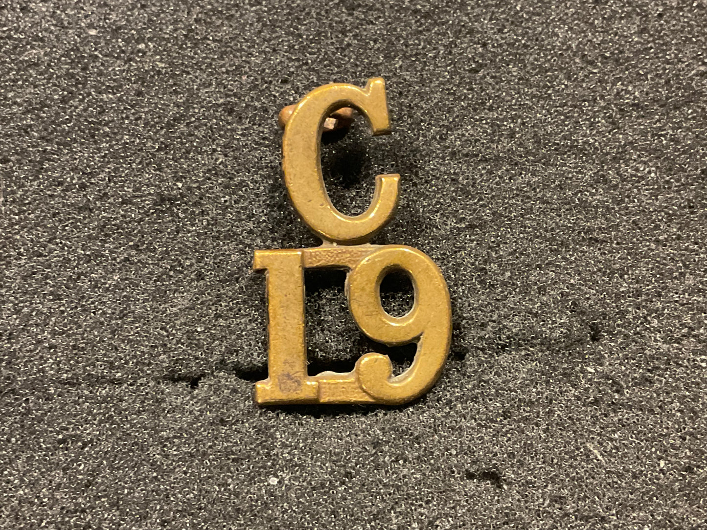 WW1 CEF 19th Infantry Battalion C/19 collar badge by GAUNT
