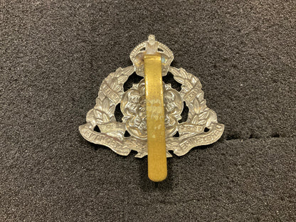 Derbyshire Yeomanry white metal cap badge.