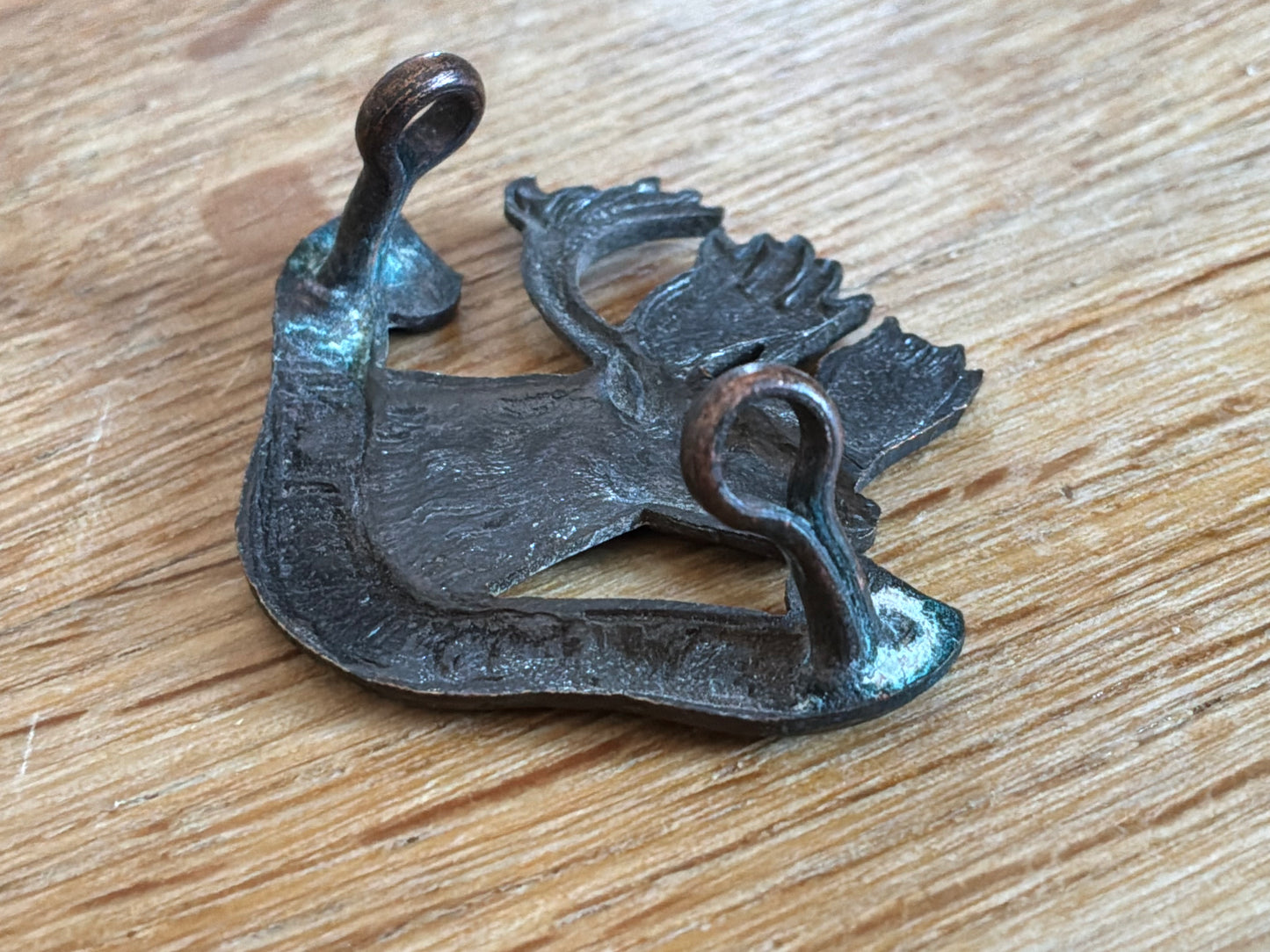 WW1 Newfoundland Regiment dark bronzed cap badge (long rear loops)