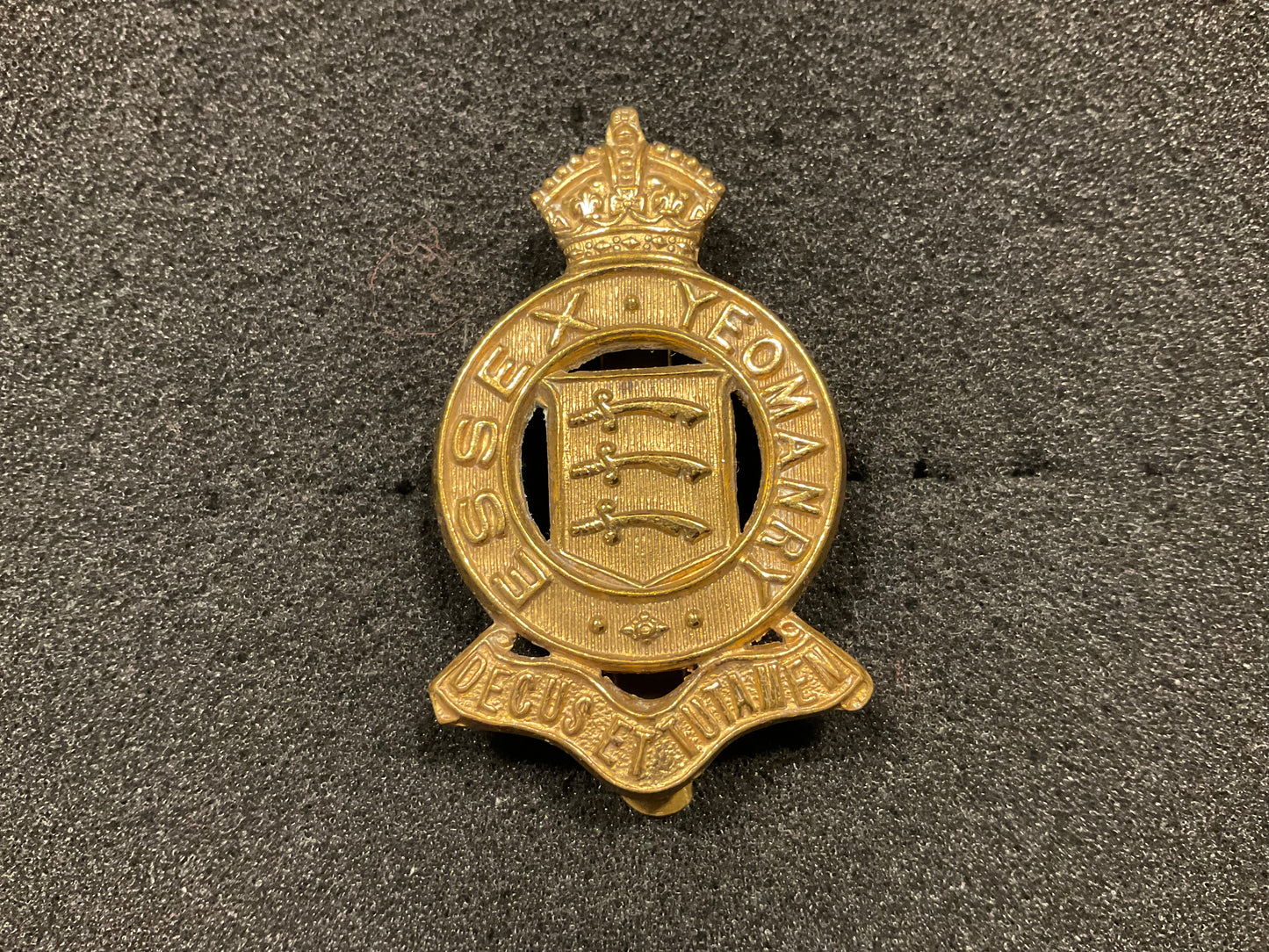 Essex Yeomanry brass cap badge circa 1918-54