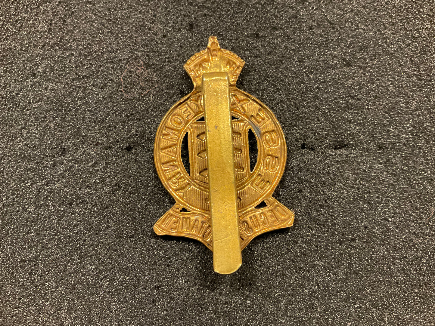 Essex Yeomanry brass cap badge circa 1918-54
