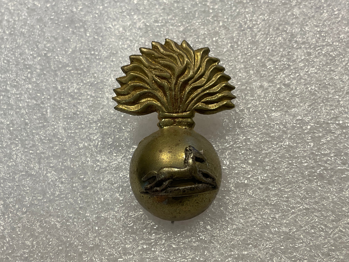 4th Bombay Grenadiers Indian Bi - metal Grenade Cap Badge (small pattern) for wear on Pagri.