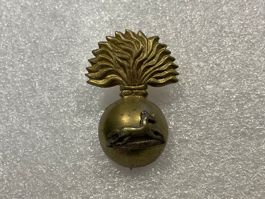 4th Bombay Grenadiers Indian Bi - metal Grenade Cap Badge (small pattern) for wear on Pagri.