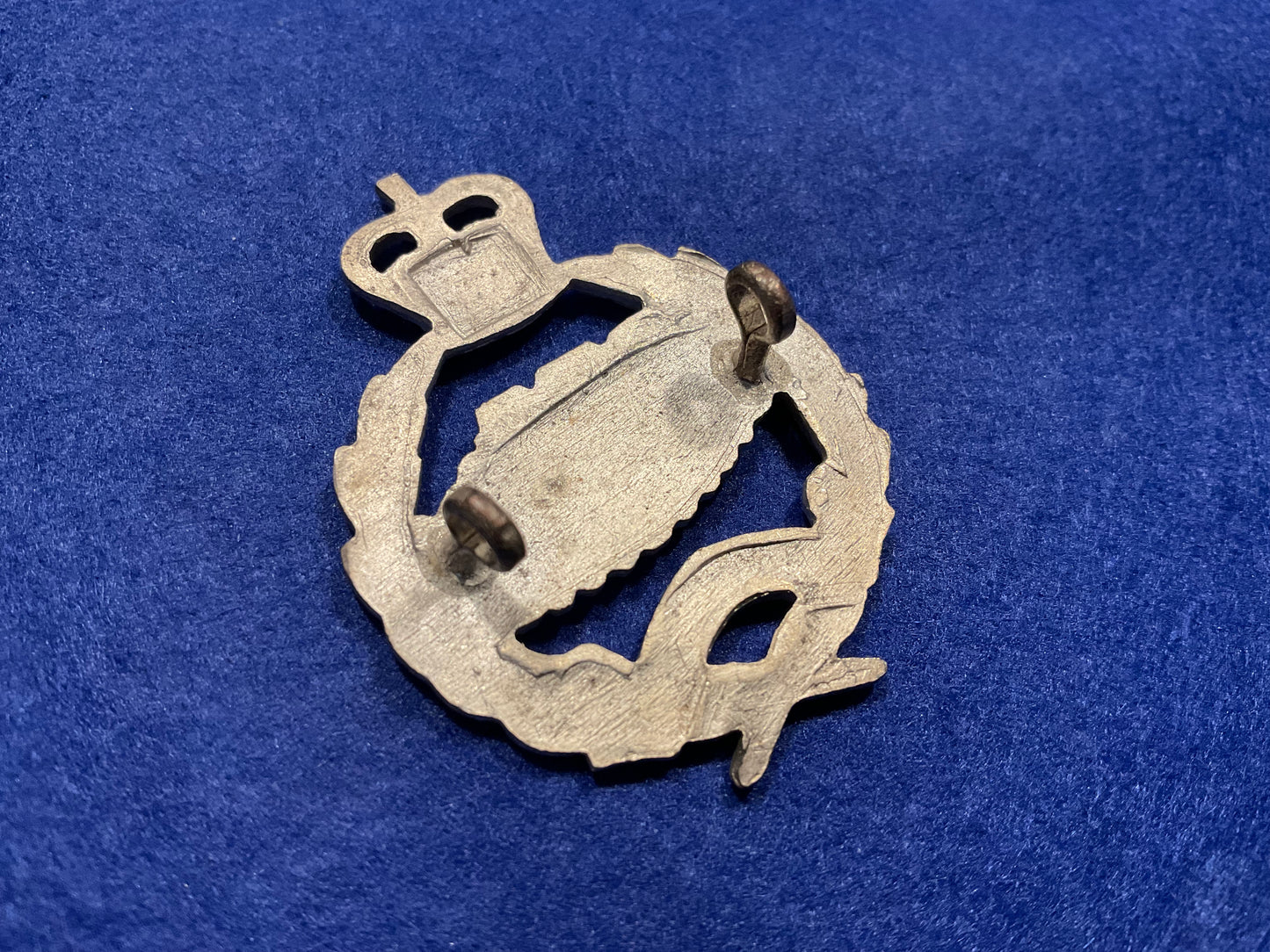 Post 1952 Officers Royal Tank Regiment (R.T.R) brush silvered cap badge.