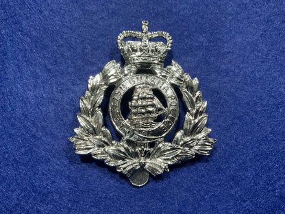 Q/C British Guiana Police cap badge 1952-66 made by Dowler.