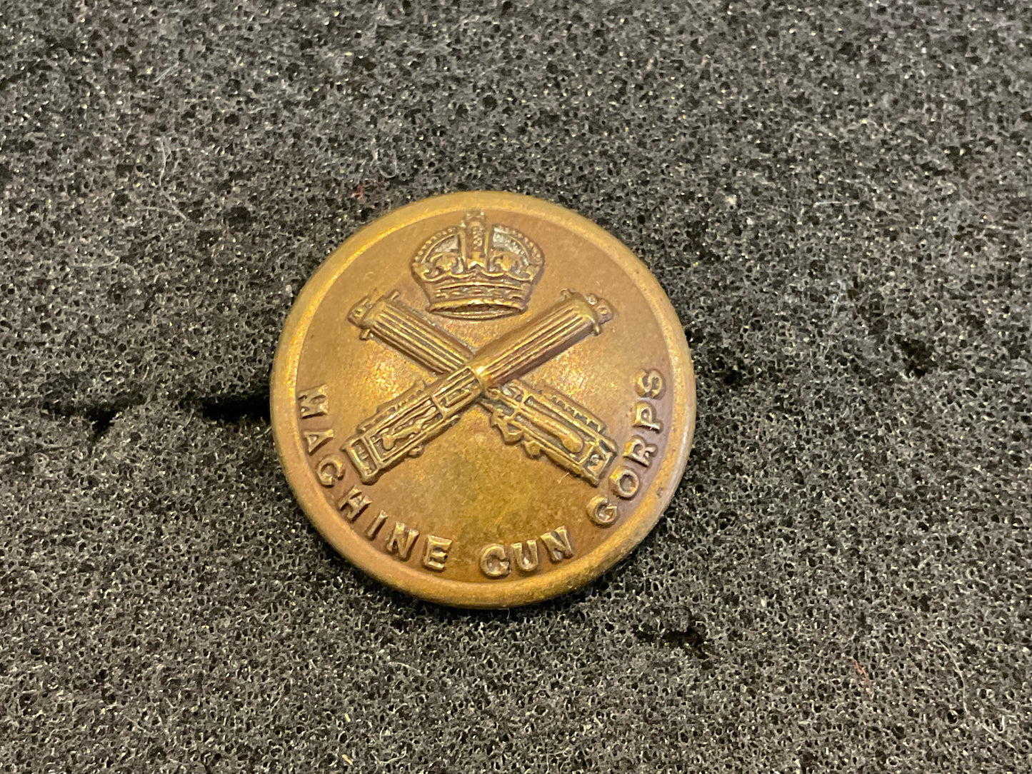 WW1 Machine Gun Corps 20mm brass button by BLISS BROS.