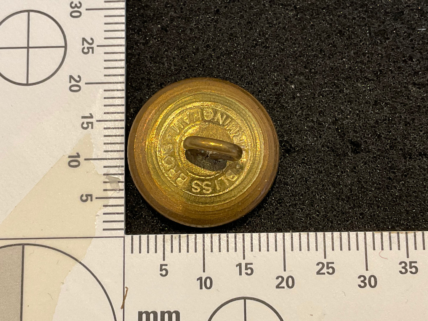 WW1 Machine Gun Corps 20mm brass button by BLISS BROS.