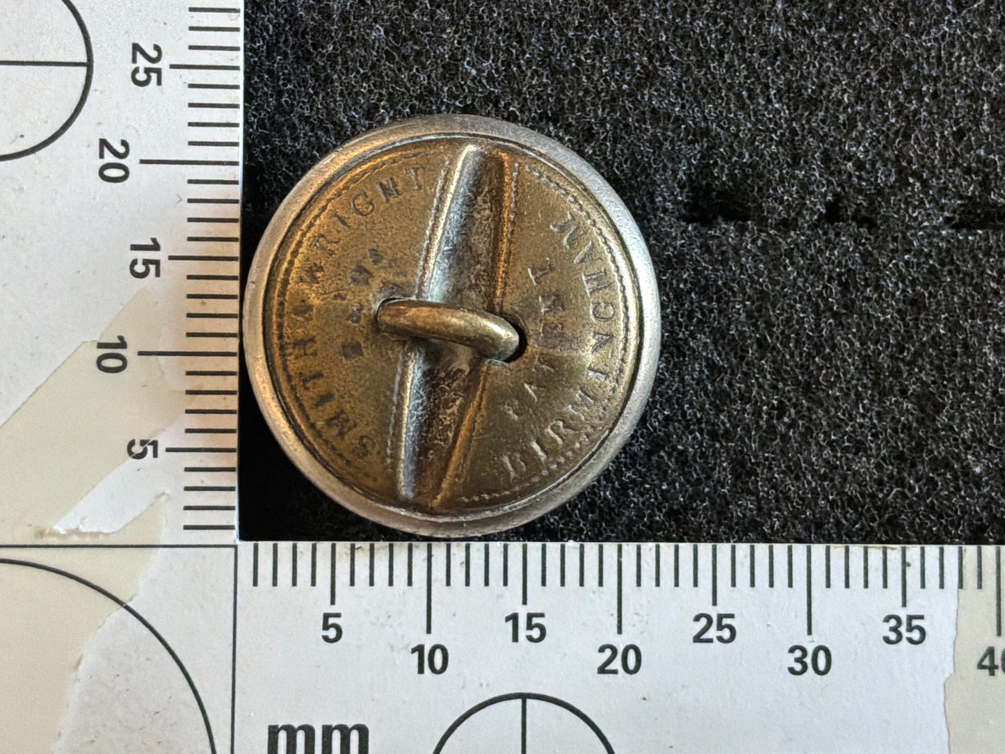 QVC Royal Regiment of Artillery (Vols) 1855-73 button.