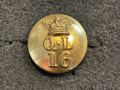 QVC 16th (The Queens) Lancers officers button.