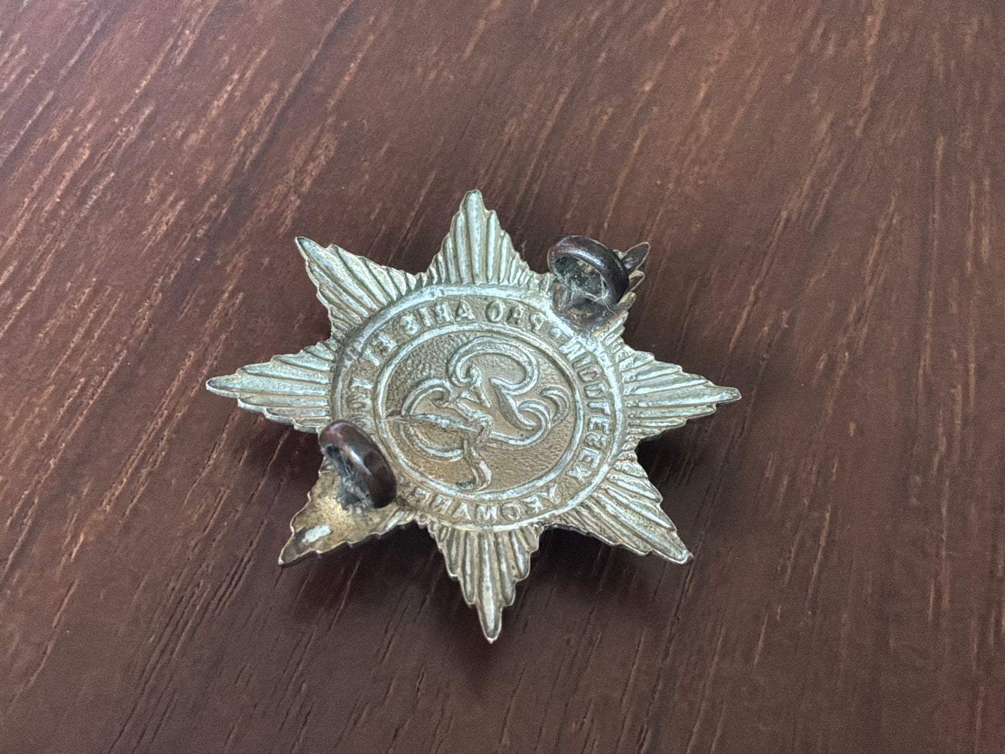 WW2 Middlesex Yeomanry cap badge