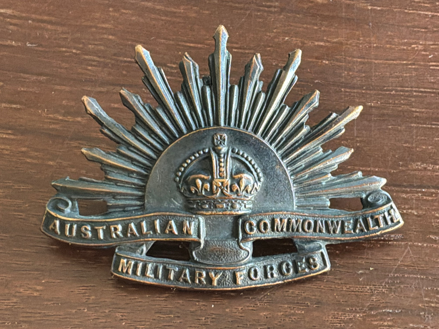 WW1 A.I.F Rising Sun slouch hat badge by TIPTAFT.