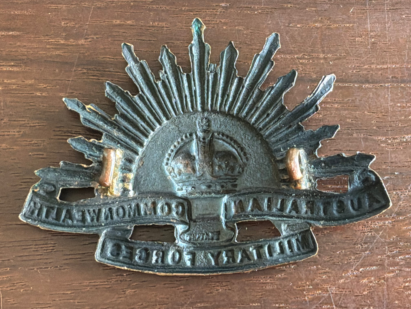 WW1 A.I.F Rising Sun slouch hat badge by TIPTAFT.