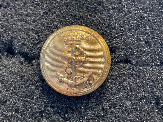 Circa 1827 Royal Navy Executive Officers gilt button by Hammond Turner.