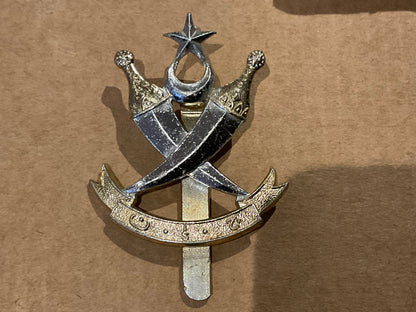 Aden Protectorate Levies, Arabic version, staybright cap badge 1953-61